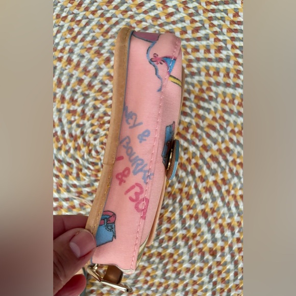 Dooney & Bourke Soft Pink Wristlet Bag Barbicore Preppy small - Picture 4 of 12